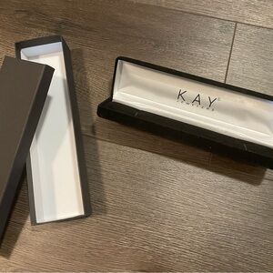 Kay Jewelers Black and White Jewelry Case